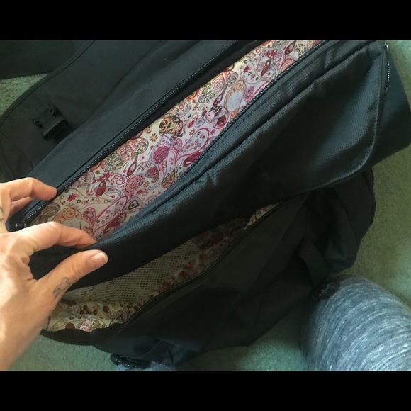 DAKINE laptop messenger bag - Picture 3 of 3